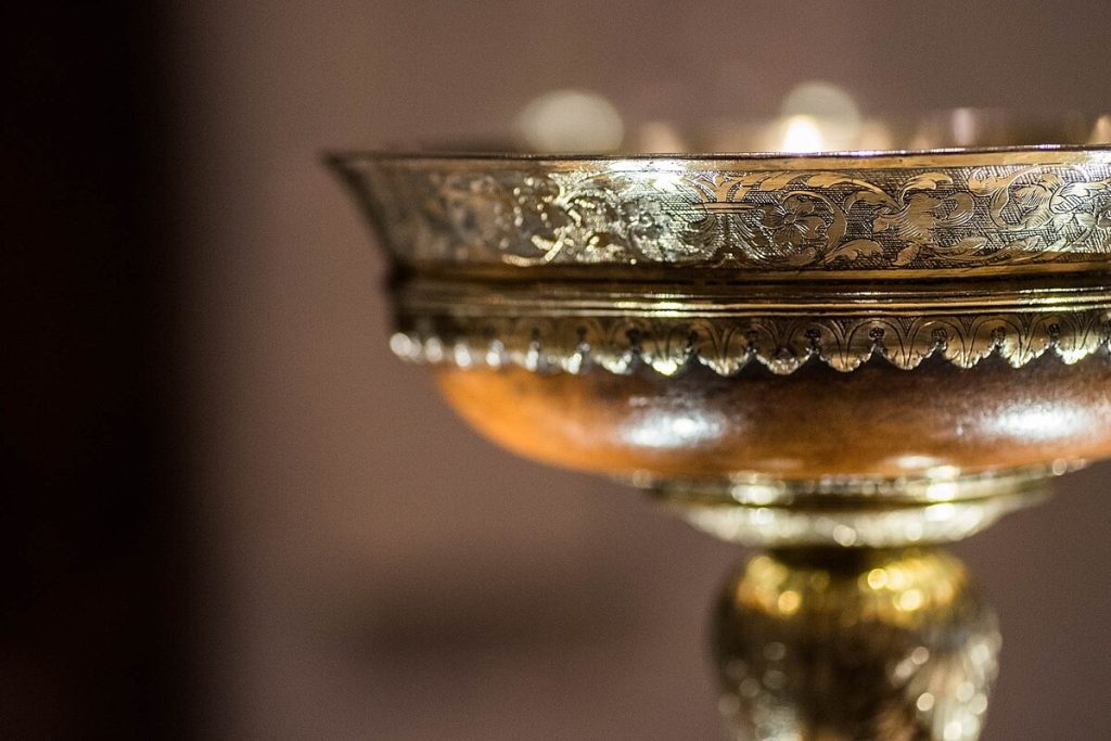 Una coppa d’argento risalente a 4000 anni fa rinvenuta in Palestina conserva una delle più antiche testimonianze visive sulla nascita dell’universo